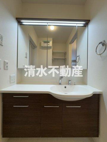 アンジュール練馬の洗面所|画像は別部屋の参考写真となります。
詳細はお気軽にお問い合わせください。