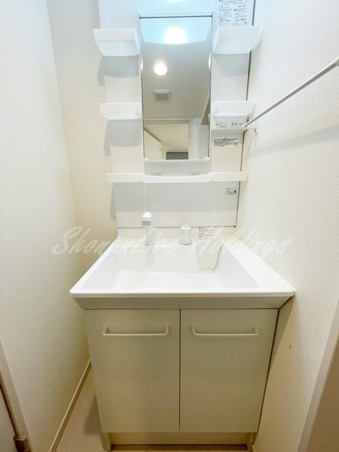 鎌倉市岩瀬１丁目の賃貸マンションの洗面所