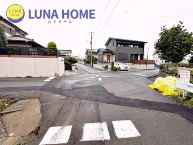 牛久市田宮町2期　新築戸建　平屋の前面道路含む現地写真