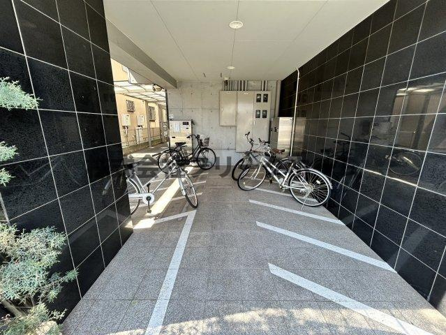 三鷹市牟礼６丁目の賃貸マンションの駐車場