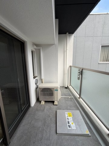 セレニテ新大阪ミラク弐番館の駐車場