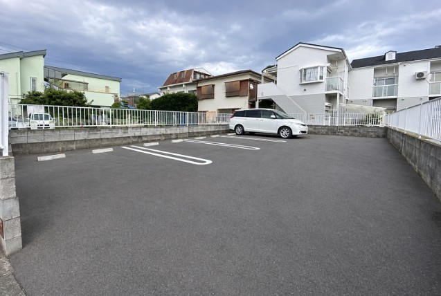サニーライフ市川の駐車場