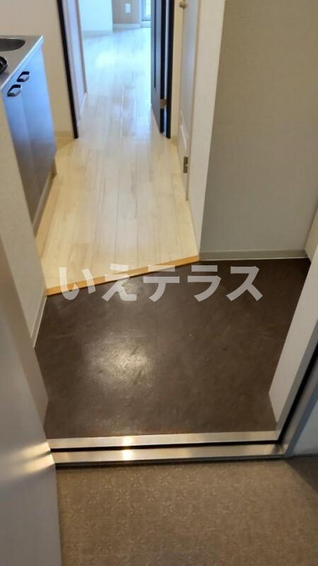 シャルマンパレ神戸花隈の玄関