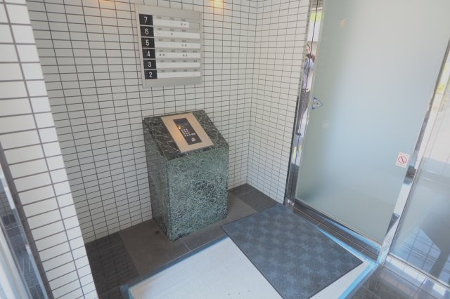 ジュビリーのエントランス|※写真は別部屋フルリノベの写真です。
