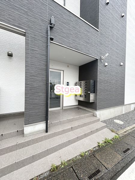 ウエストコート大和田のエントランス