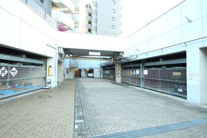 コラム神泉の駐車場