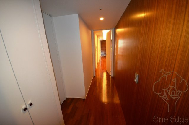 CHASKA CHAYAMACHI RESIDENCEの玄関