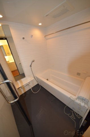 CHASKA CHAYAMACHI RESIDENCEの浴室