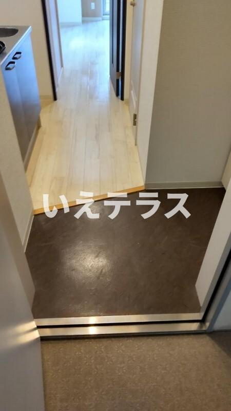 シャルマンパレ神戸花隈の玄関