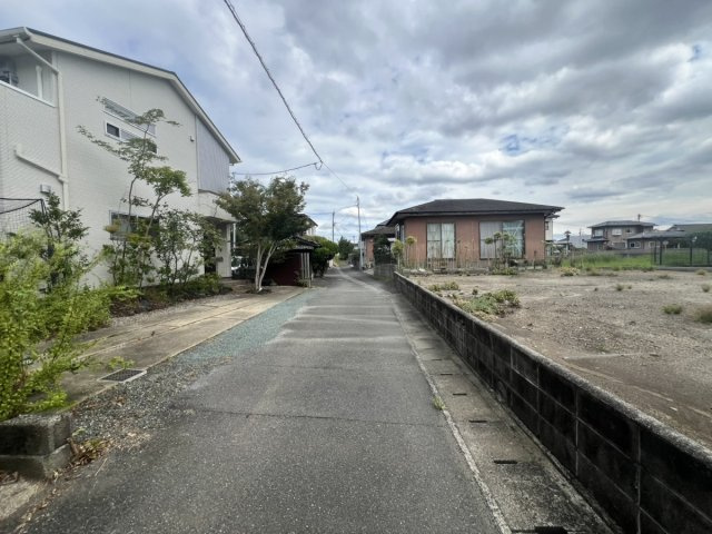 熊本市南区八分字町の売地の前面道路含む現地写真