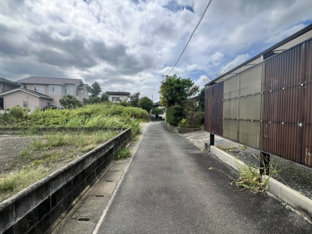 熊本市南区八分字町の売地の前面道路含む現地写真