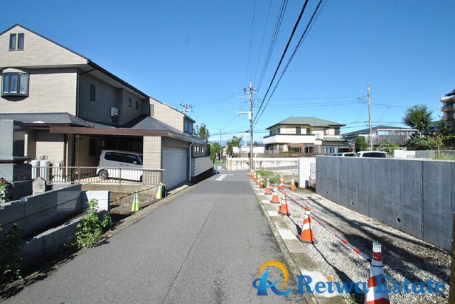 売地　高座郡寒川町岡田3丁目の前面道路含む現地写真