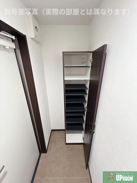 Loisir志賀本通の玄関