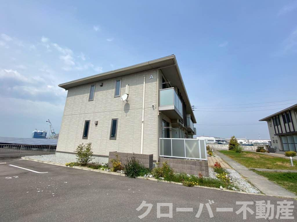シャーメゾンガーデンズ多度津 A棟の外観