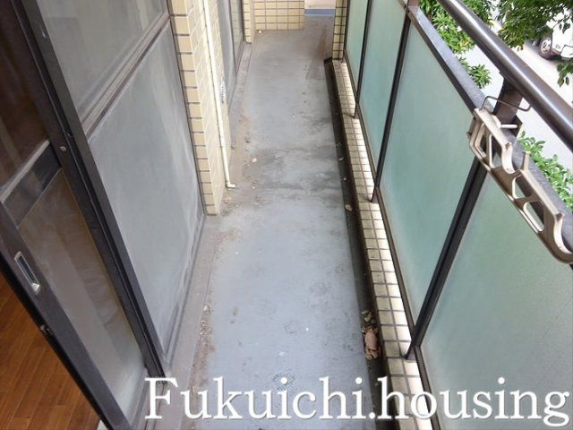 赤堤山渓ハイツのバルコニー
