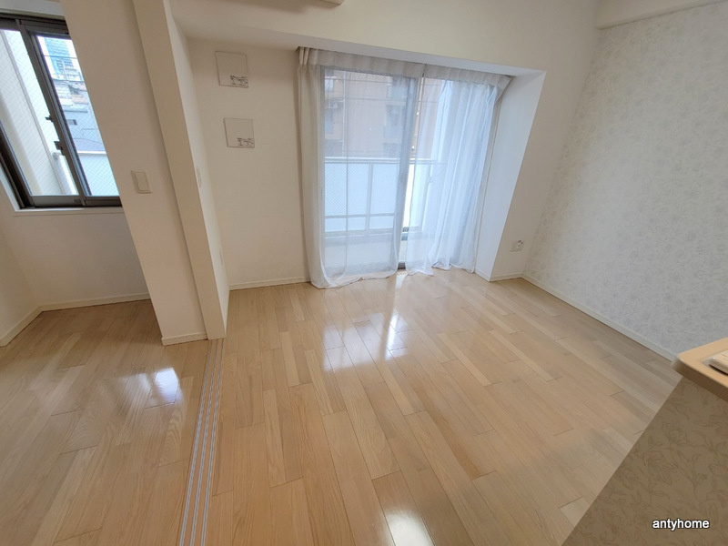 サクラティアラ新梅田　仲介手数料無料の居間・リビング