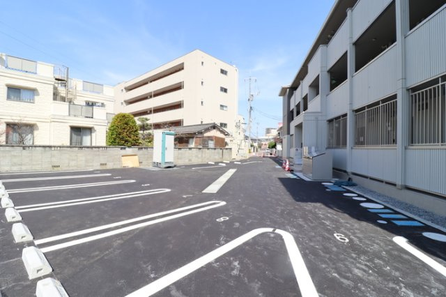 ルミナス大和町の駐車場