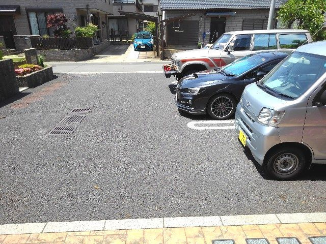 ザ・クインテッドⅡの駐車場