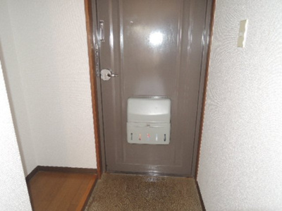 【玄関】 | 別号室・参考写真となります。