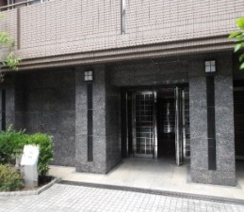 パレステュディオ飯田橋のエントランス