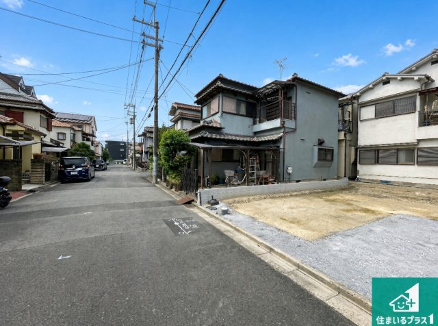 ■高槻市唐崎西　新築一戸建ての前面道路含む現地写真|周辺は落ち着いた街並みの住宅地！子育てがしやすい住環境です！まだ未完成ですが、現地でしかわからない事もございます。是非一度ご覧ください。