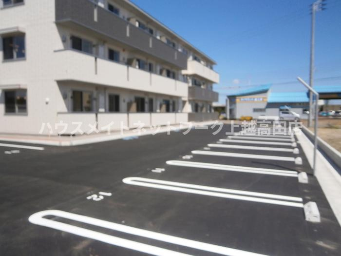 Ｓｋｙ Ｔｅｒｒａｃｅ石橋の駐車場|消雪付駐車場