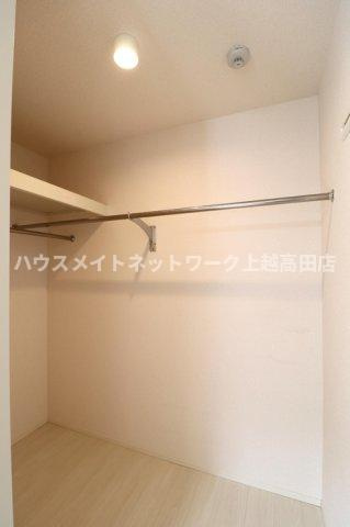 Ｓｋｙ Ｔｅｒｒａｃｅ石橋の収納|ウォークインクローゼット