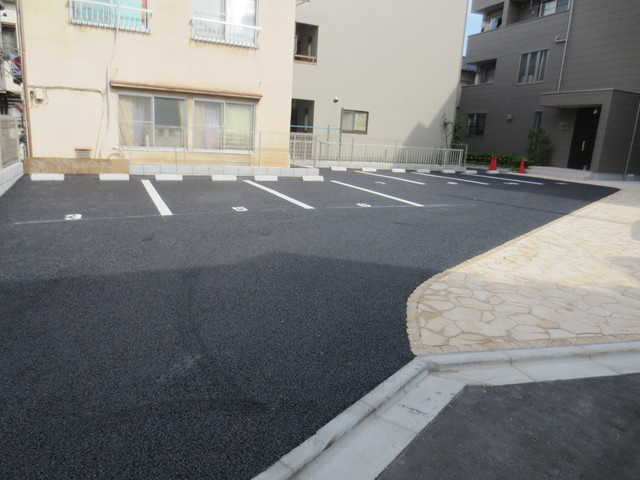 Ｓｏｌａ　Ｔｅｒｒａｃｅ　Ｗｅｓｔの駐車場|★敷地内有料駐車場★