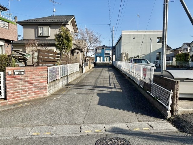 鴻巣市箕田　売地の前面道路含む現地写真