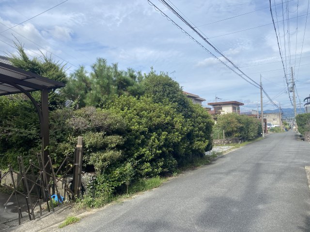京田辺市大住関屋売り土地の前面道路含む現地写真