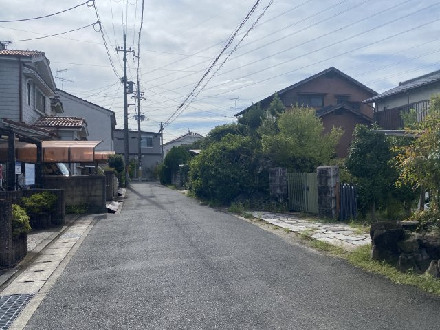 京田辺市大住関屋売り土地の前面道路含む現地写真