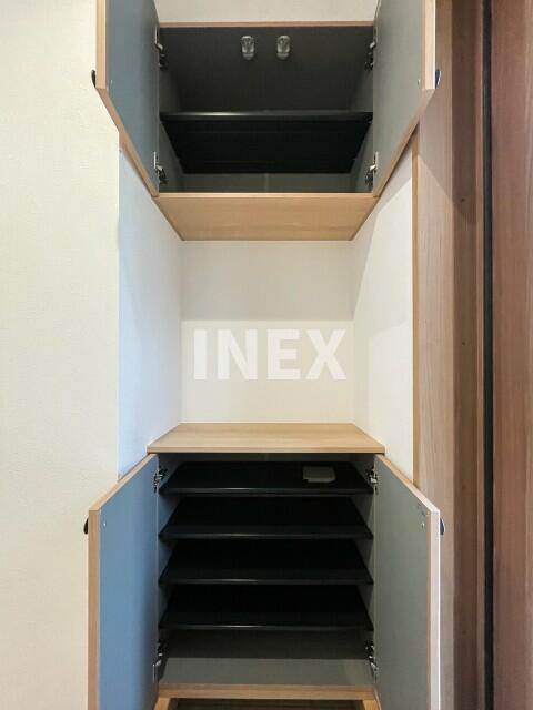 磯子４丁目貸家の収納