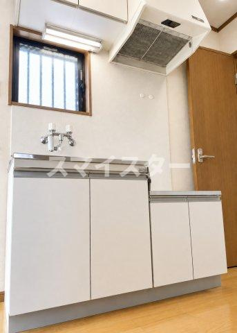 市川市南八幡５丁目のアパートのキッチン