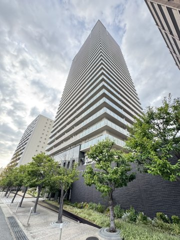 ワコーレ神戸灘タワーの外観