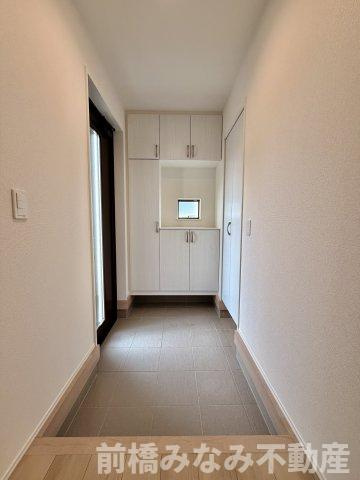 【新築】前橋市光が丘町　B号棟(全２棟)　ハートフルタウン　新築建売分譲の玄関|ゆったりとした玄関です