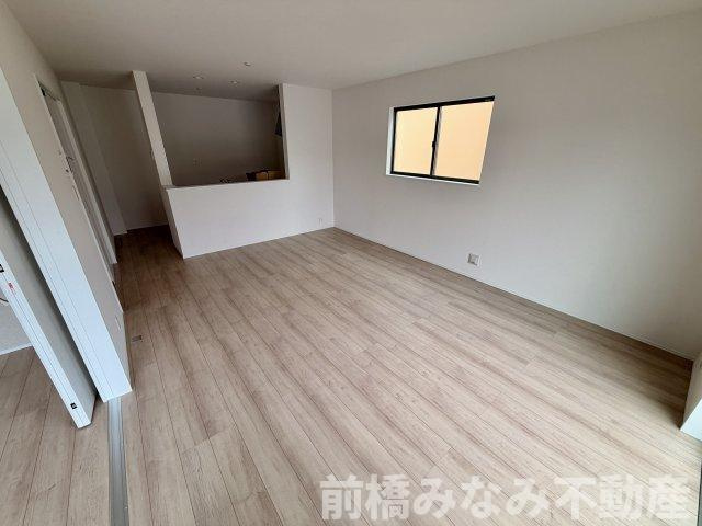 【新築】前橋市光が丘町　B号棟(全２棟)　ハートフルタウン　新築建売分譲の居間・リビング|使いやすい居間です