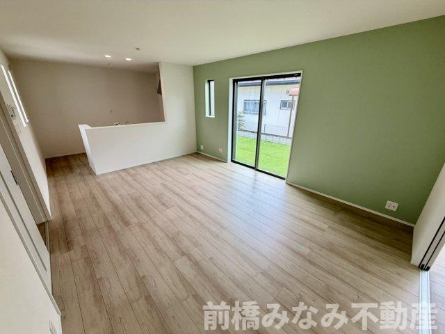 【新築】前橋市上新田町　限定１棟　ハートフルタウン　新築建売の居間・リビング|おしゃれな居間です