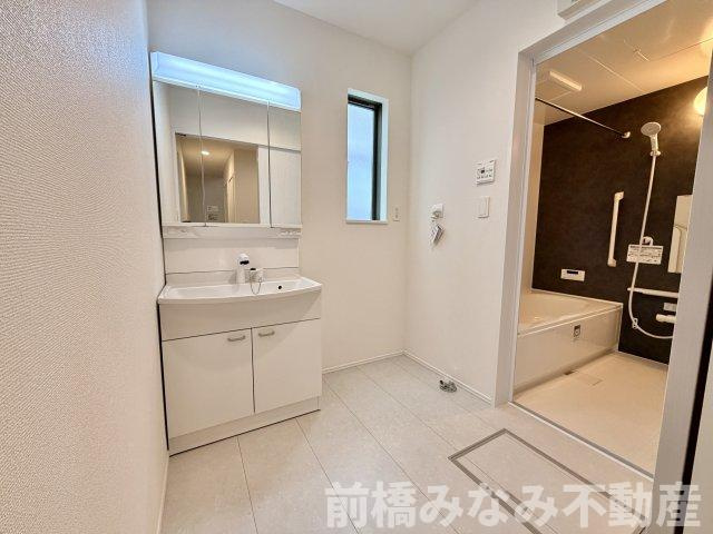 【新築】前橋市上新田町　限定１棟　ハートフルタウン　新築建売の独立洗面台|独立洗面化粧台が付いています