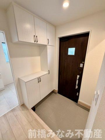 【新築】前橋市上新田町　限定１棟　ハートフルタウン　新築建売の玄関|ゆったりとした玄関です