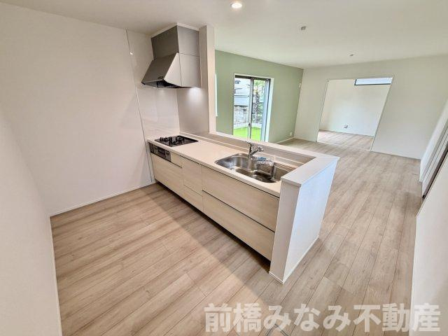 【新築】前橋市上新田町　限定１棟　ハートフルタウン　新築建売のキッチン|キッチンでお料理をお楽しみください