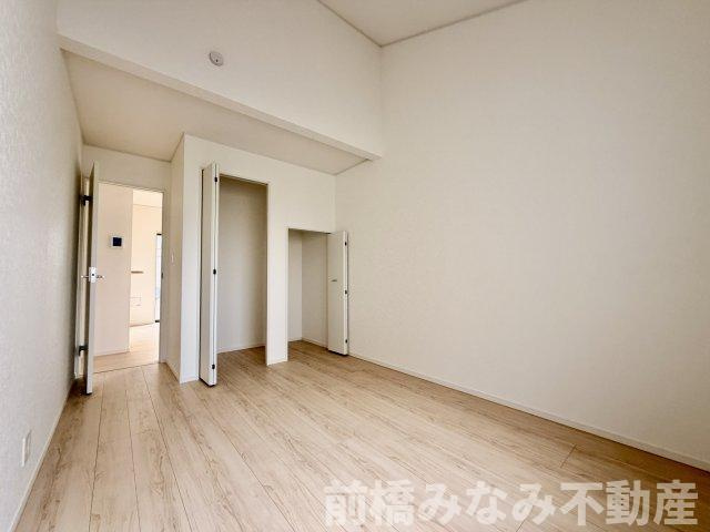 【新築平屋】前橋市稲荷新田町第3　１号棟(全４棟)　クレイドルガーデン　新築建売分譲の洋室|落ち着いた色調の洋室です
