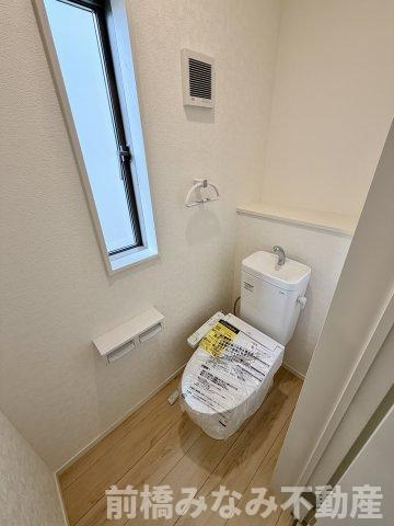 【新築平屋】前橋市稲荷新田町第3　１号棟(全４棟)　クレイドルガーデン　新築建売分譲のトイレ|ゆったりとした空間のトイレです