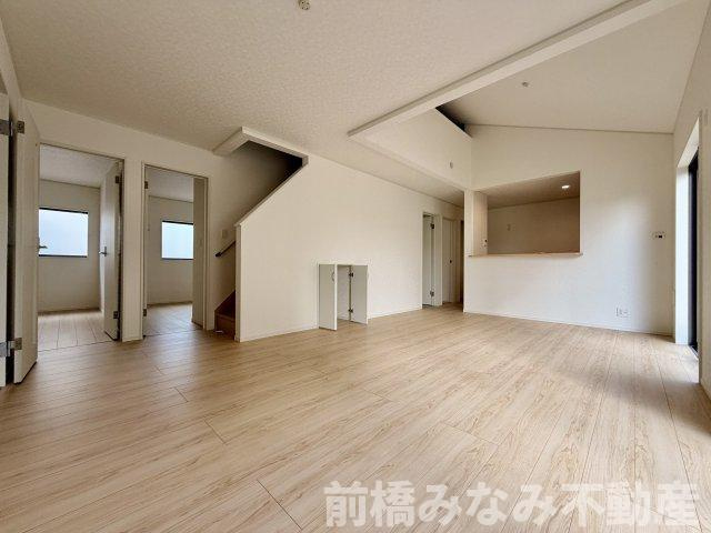 【新築平屋】前橋市稲荷新田町第3　１号棟(全４棟)　クレイドルガーデン　新築建売分譲の居間・リビング|ゆったり過ごせるリビングです