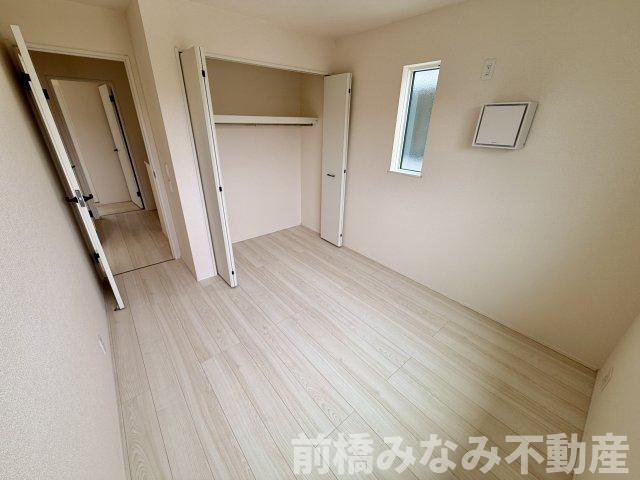 【新築】佐波郡玉村町斎田第２期　２号棟(全８棟)　リナージュ　新築建売分譲の洋室|コンパクトで使いやすい洋室です