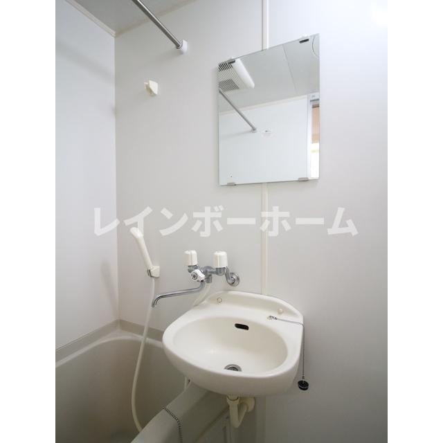 アンプルールフェールイル・ヴィラージュの洗面所