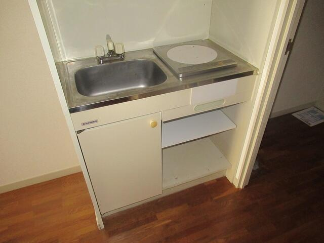 ドゥエリング等々力のキッチン|同建物、別部屋の写真を使用し…