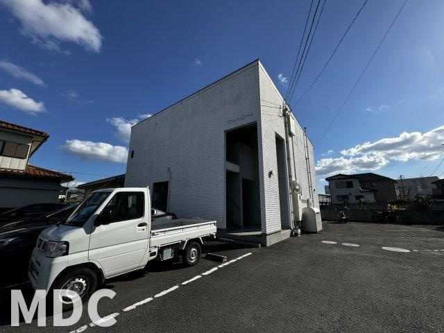 ROOM ONEの駐車場