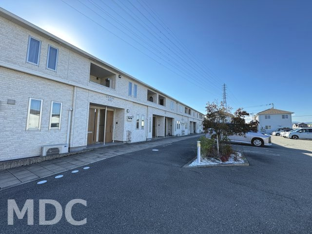 イマジン春日の駐車場