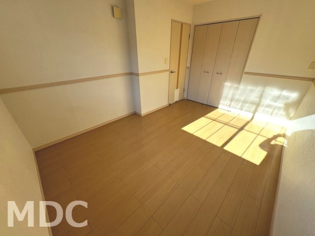 ペットピア春日の洋室