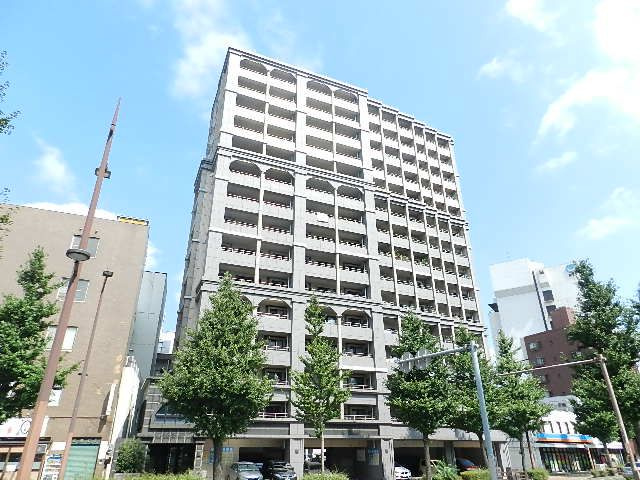 ニューサンリバー12番館の外観